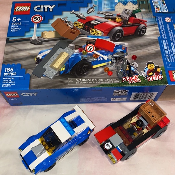 LEGO City Police Highway Arrest 60242 Police Toy Building Set 185 Pieces - Picture 4 of 5
